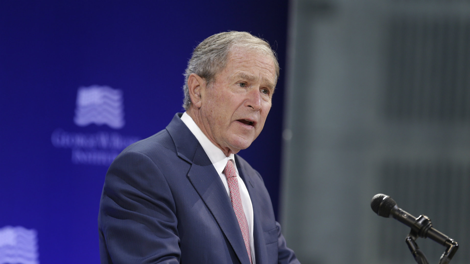 Bush hijo: "Parece que el fanatismo se ha envalentonado" en EEUU