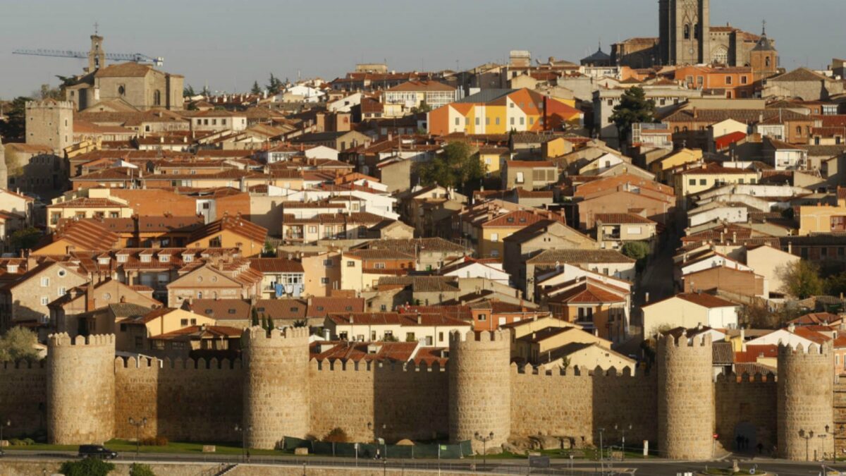 Hallados importantes restos arqueológicos romanos en la muralla de Ávila