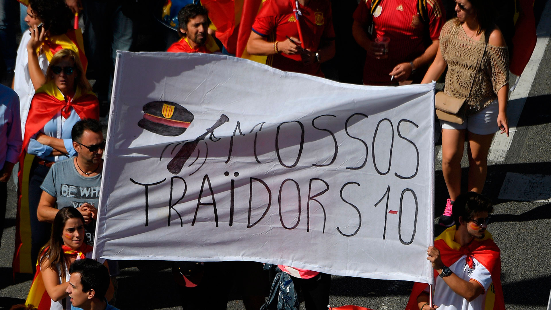La manifestación a favor de la unidad de España en Barcelona, en imágenes 13