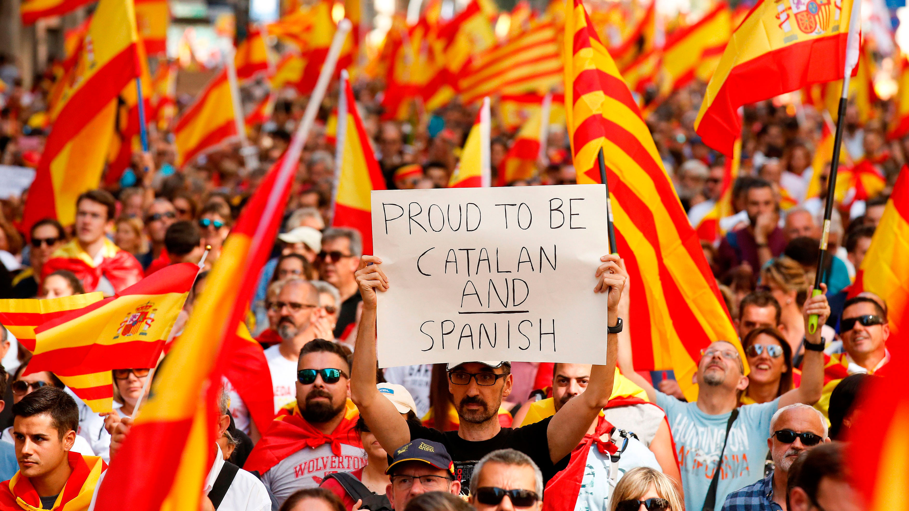 La manifestación a favor de la unidad de España en Barcelona, en imágenes 6