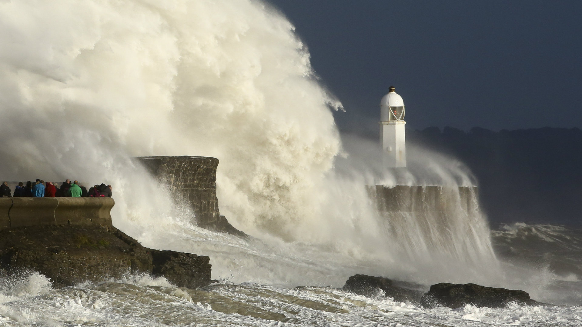 La tormenta Ophelia causa tres muertos al golpear Irlanda y Reino Unido
