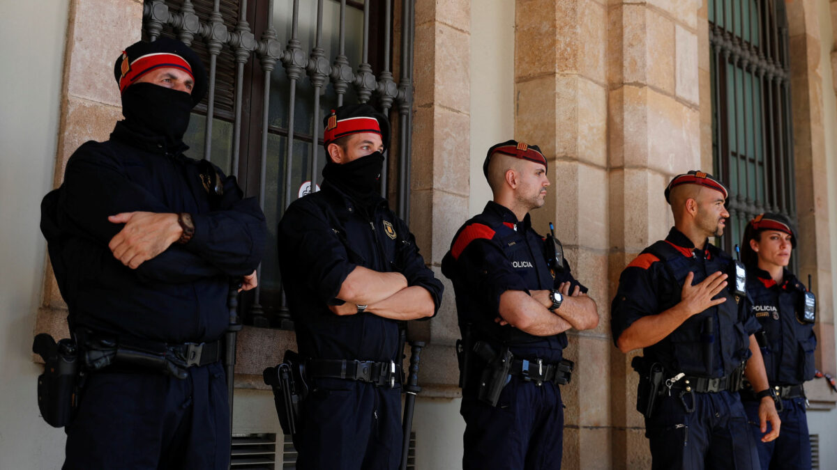 Los Mossos presentan a la Justicia el informe de sus actuaciones en el 1-O