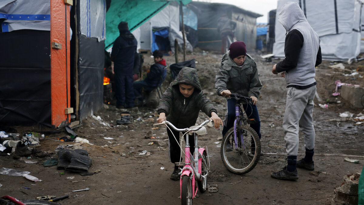 Más de 400 menores refugiados están atrapados en Francia