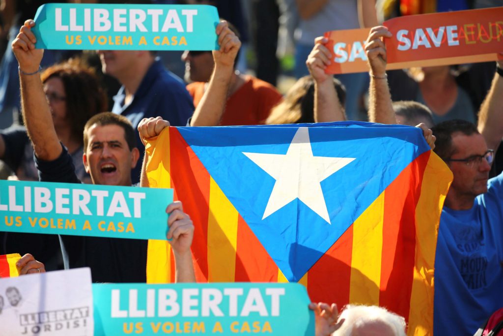 Miles de personas se concentran en Barcelona para pedir la libertad de los 'Jordis' 1