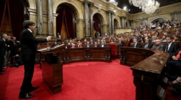 Puigdemont declara la independencia y propone suspender sus efectos para abrir una vía de diálogo
