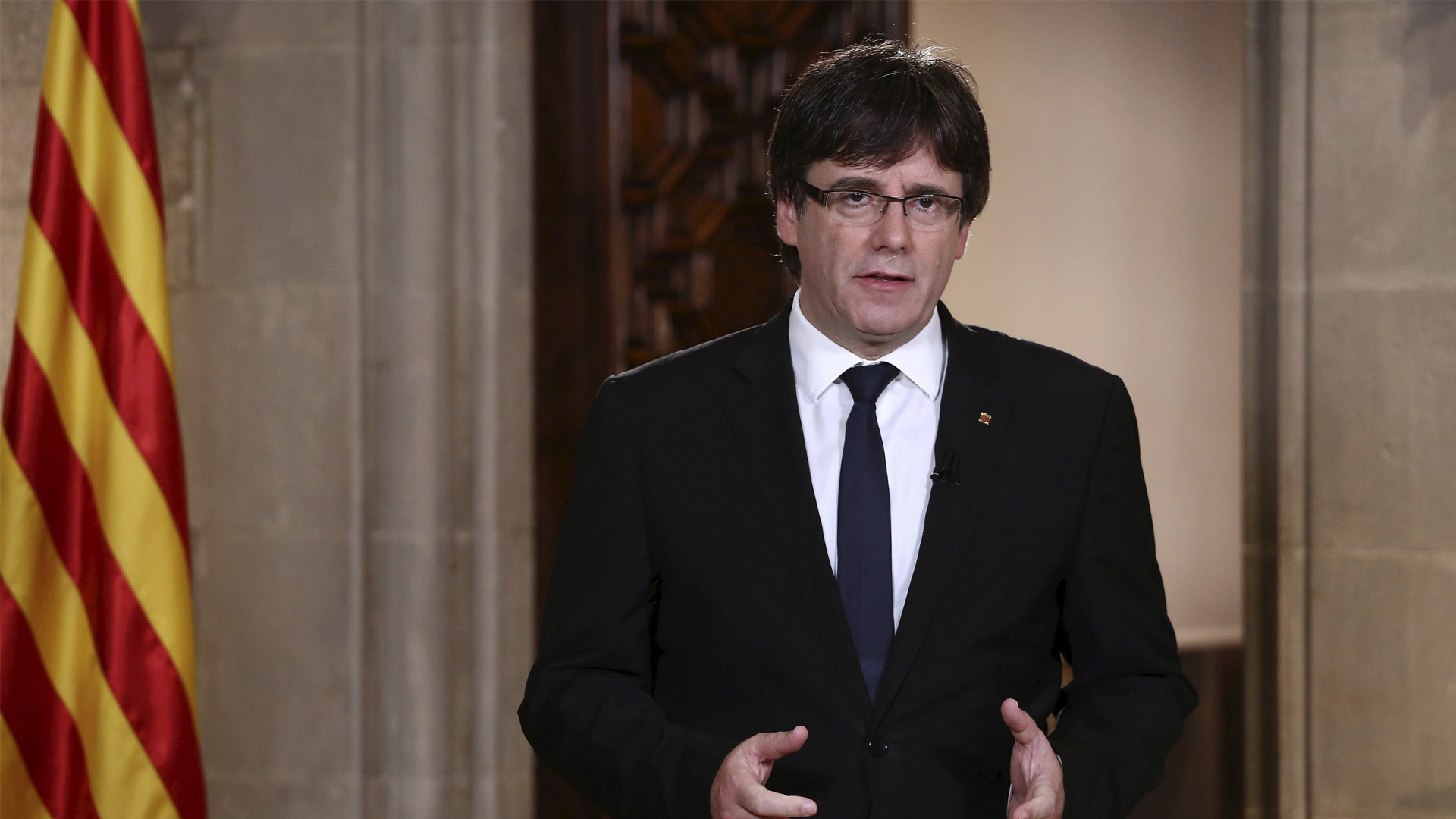 Puigdemont se dirige al Rey: «Así no»