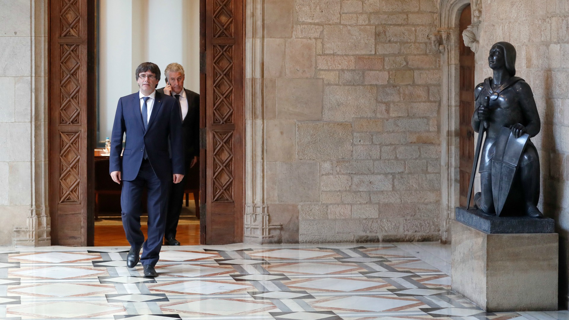 Separatistas y constitucionalistas, pendientes de la intervención de Puigdemont en el Parlament