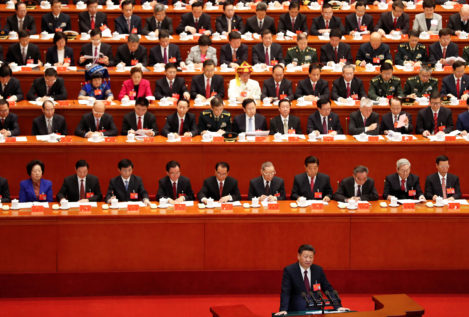 Equiparan el "pensamiento de Xi Jinping" con el de Mao Tsé-Tung