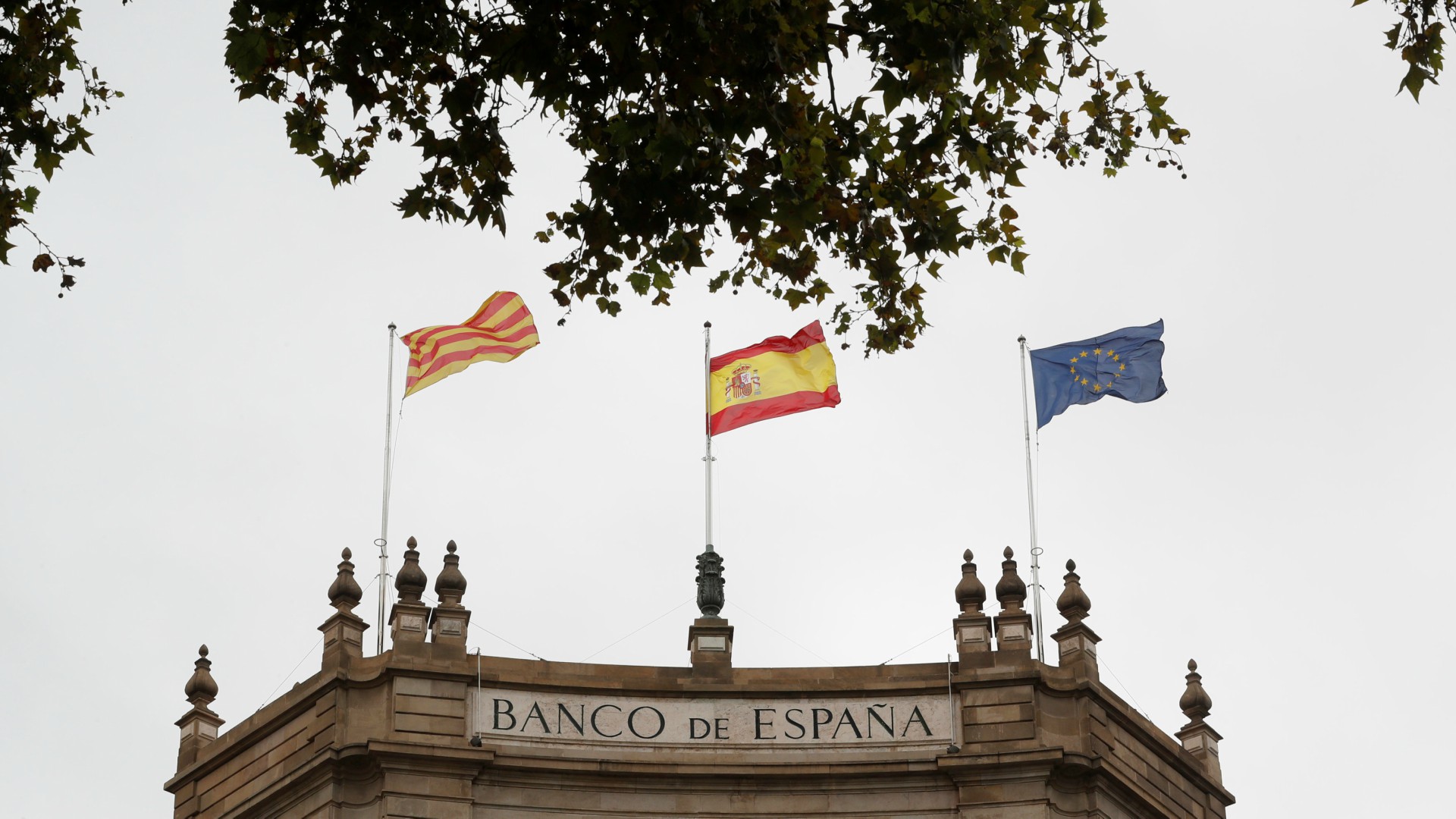 Standard & Poor's pone en perspectiva negativa a Cataluña por la crisis institucional