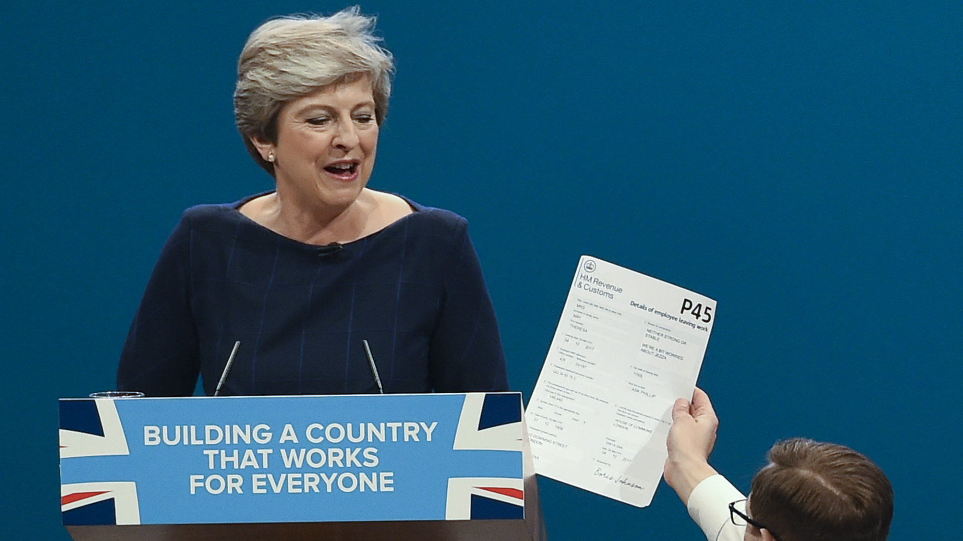 Theresa May llama a la unión para «renovar el sueño británico»