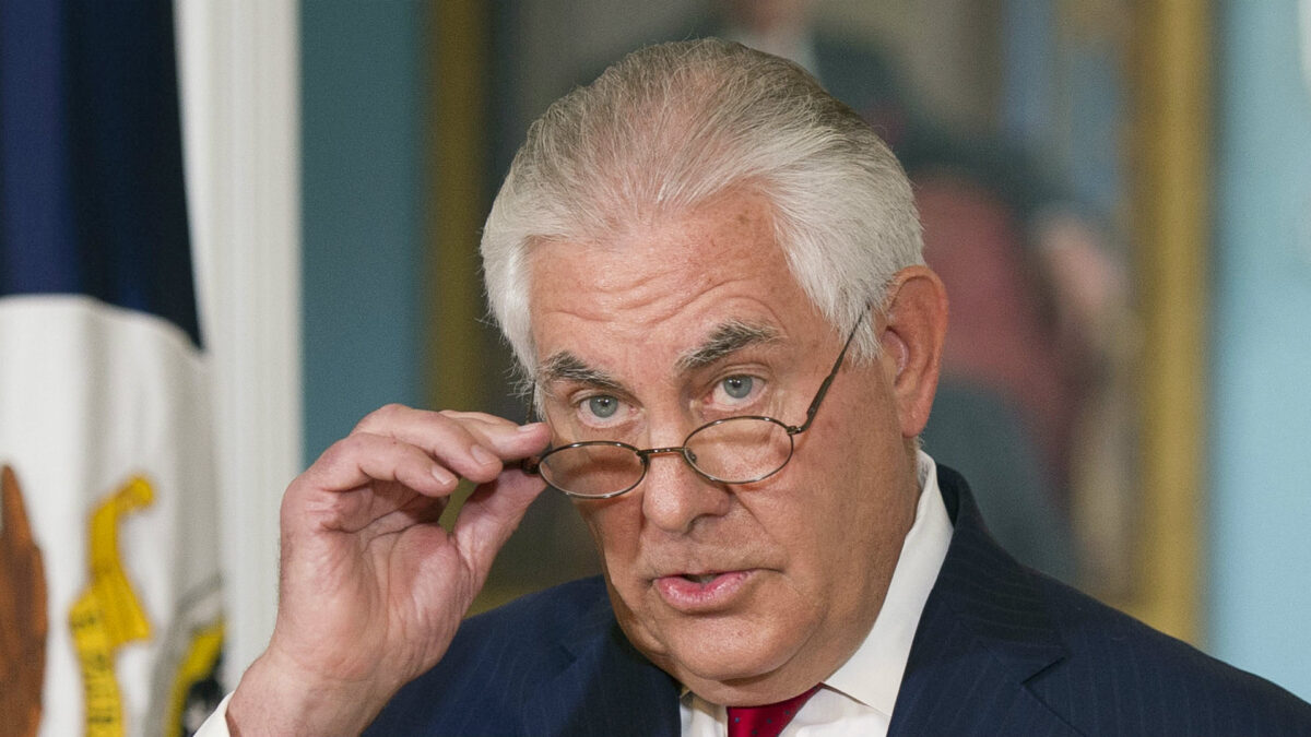 Tillerson niega que planee dimitir y defiende su relación con Trump