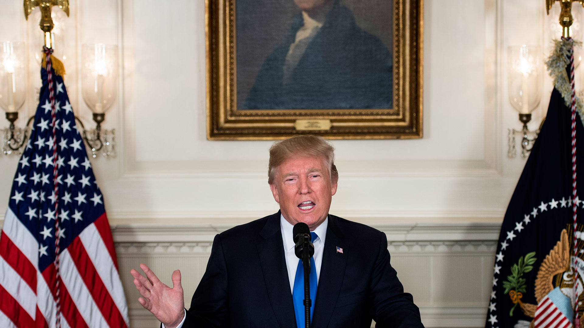 Trump amenaza con romper el pacto nuclear con Irán si no logra corregir sus «defectos»