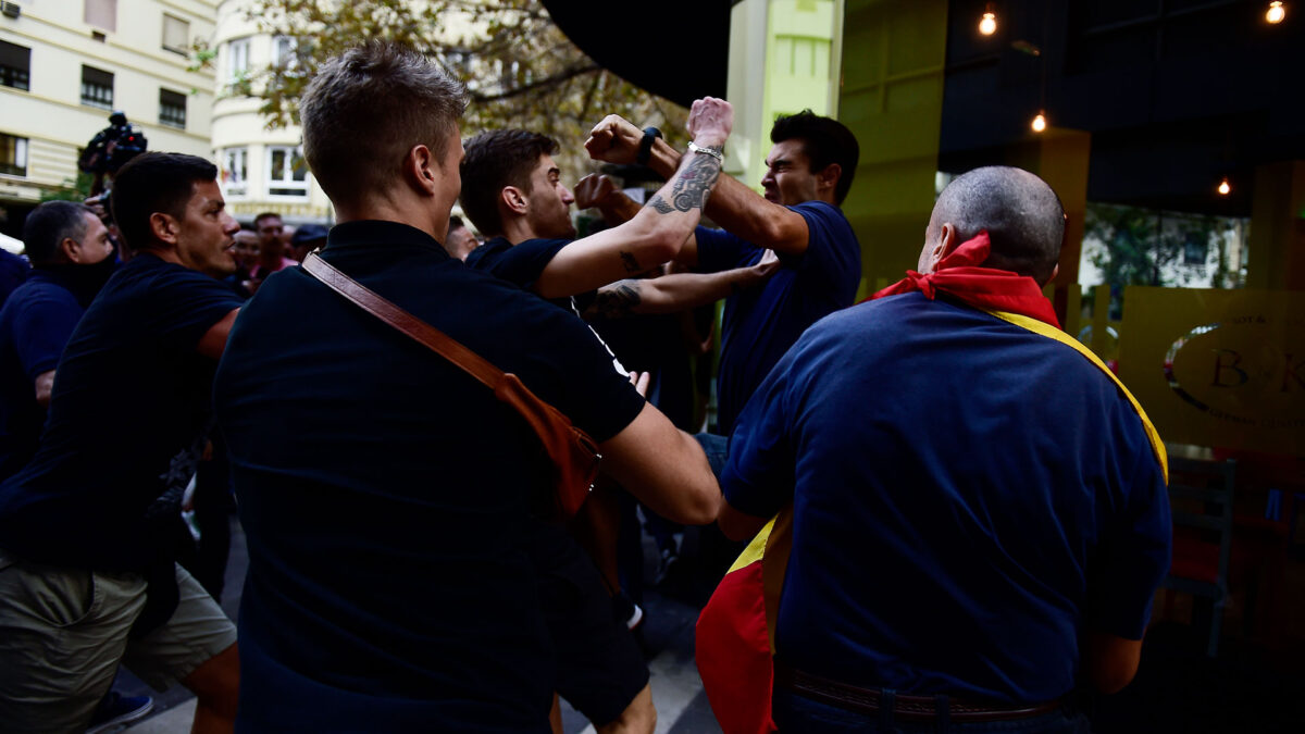 Un grupo de extrema derecha revienta la manifestación del 9 de octubre en Valencia