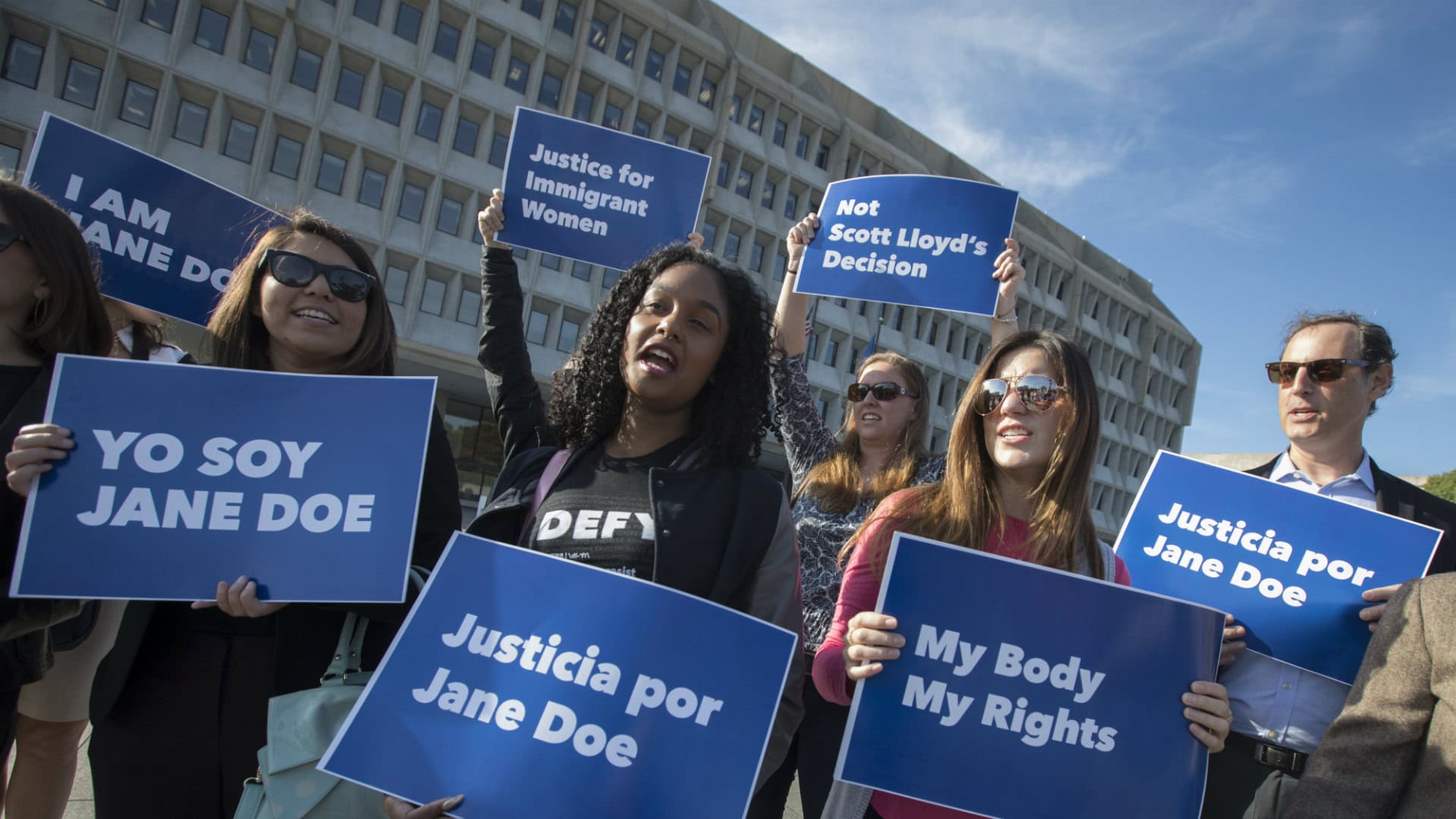 Una inmigrante indocumentada de 17 años obtiene el derecho a abortar en EEUU