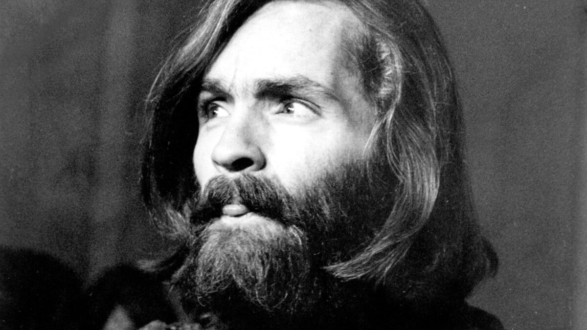 7 elementos de cultura pop para conocer a Charlie Manson