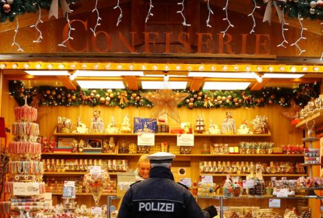 Reabren los mercadillos navideños en Berlín a casi un año del atentado