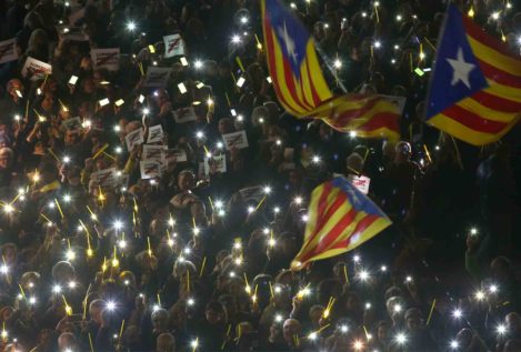 Barcelona no podrá iluminar de amarillo fuentes y edificios en solidaridad con los exconsellers