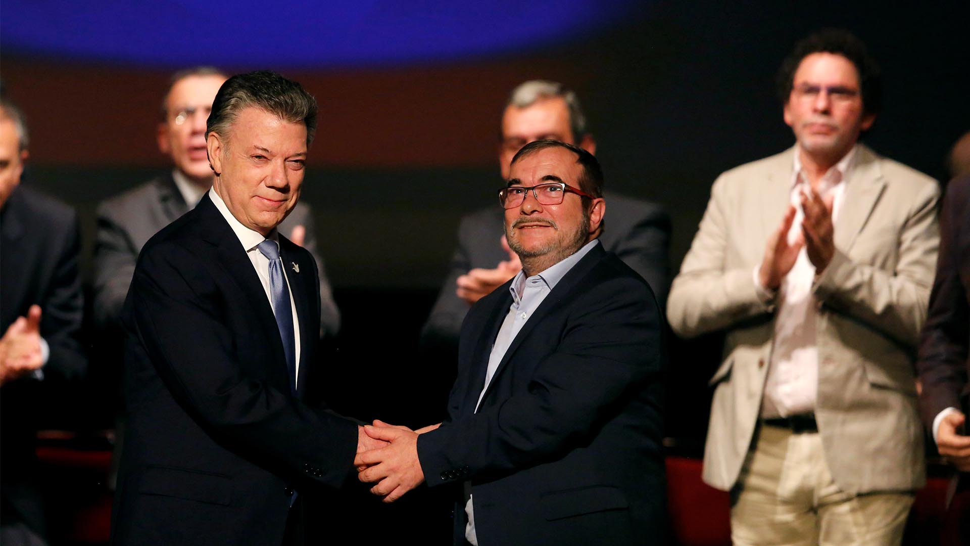 La tensión marca el primer aniversario del acuerdo de paz entre el Gobierno y las FARC
