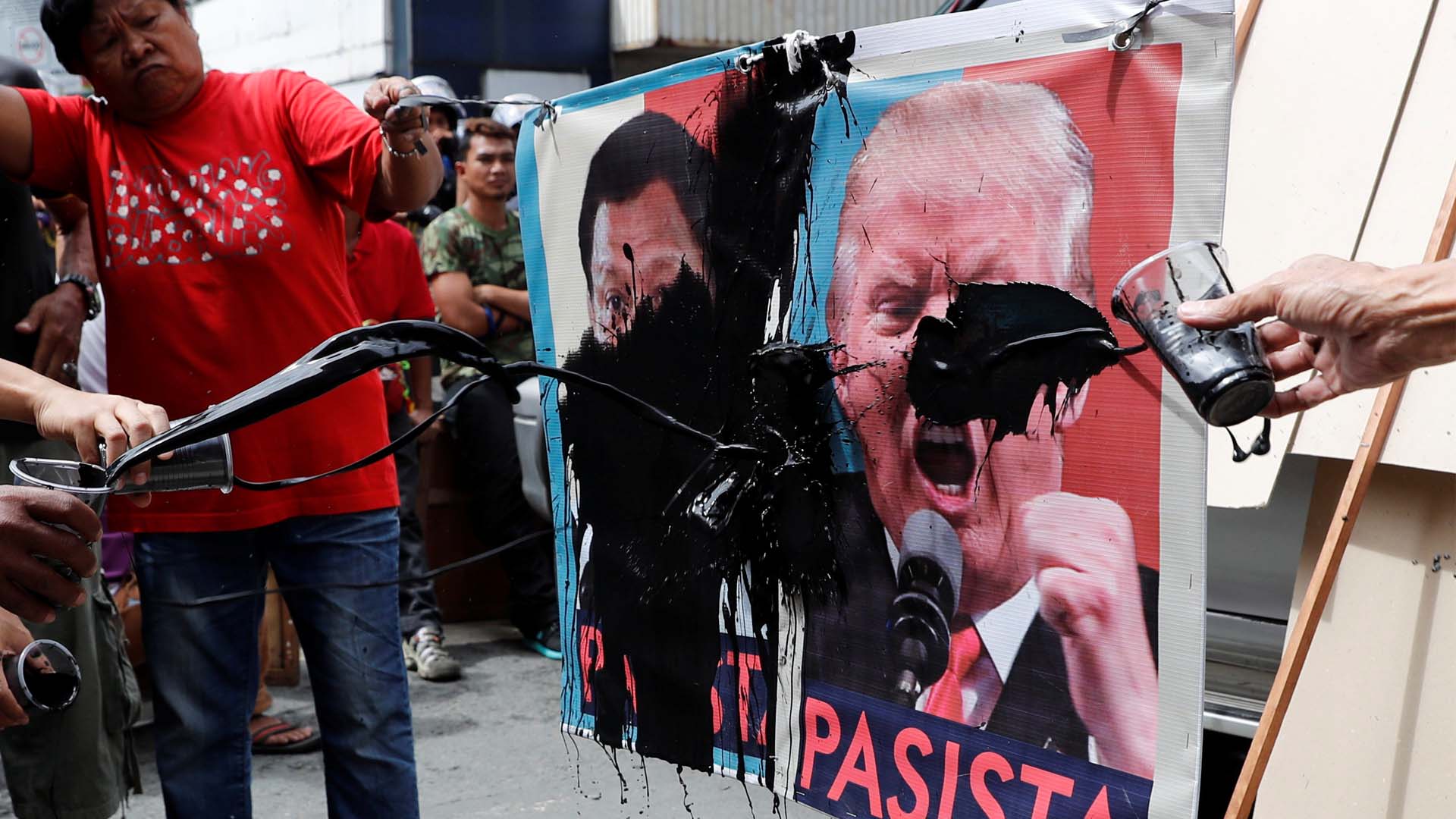 Crecen las protestan en Filipinas contra la visita de Trump 1