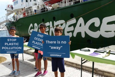 El Arctic Sunrise, el emblemático barco de Greenpeace que no puede llevar ayuda a Puerto Rico