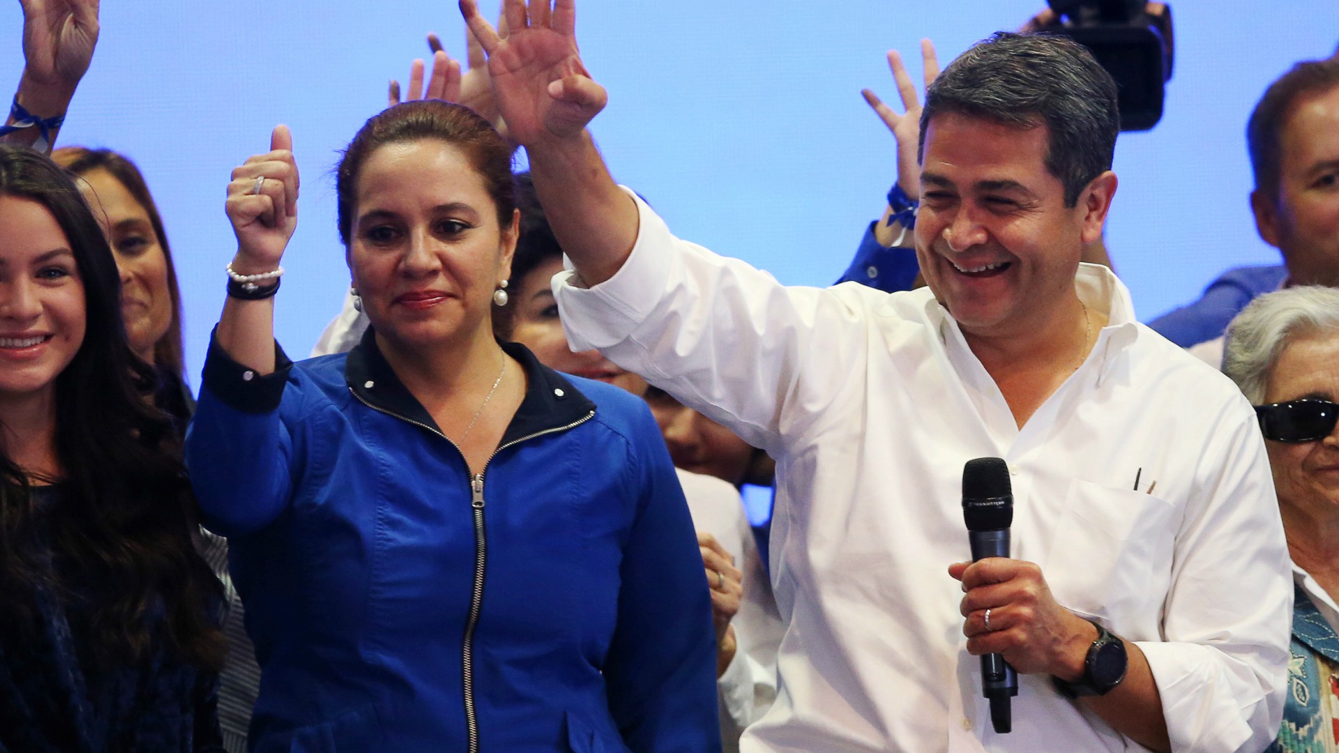 El presidente de Honduras se proclama ganador de las elecciones en medio de acusaciones de fraude
