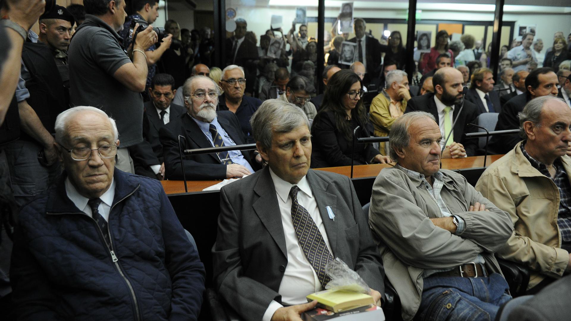 Histórico juicio por crímenes de la dictadura argentina termina con 48 condenas