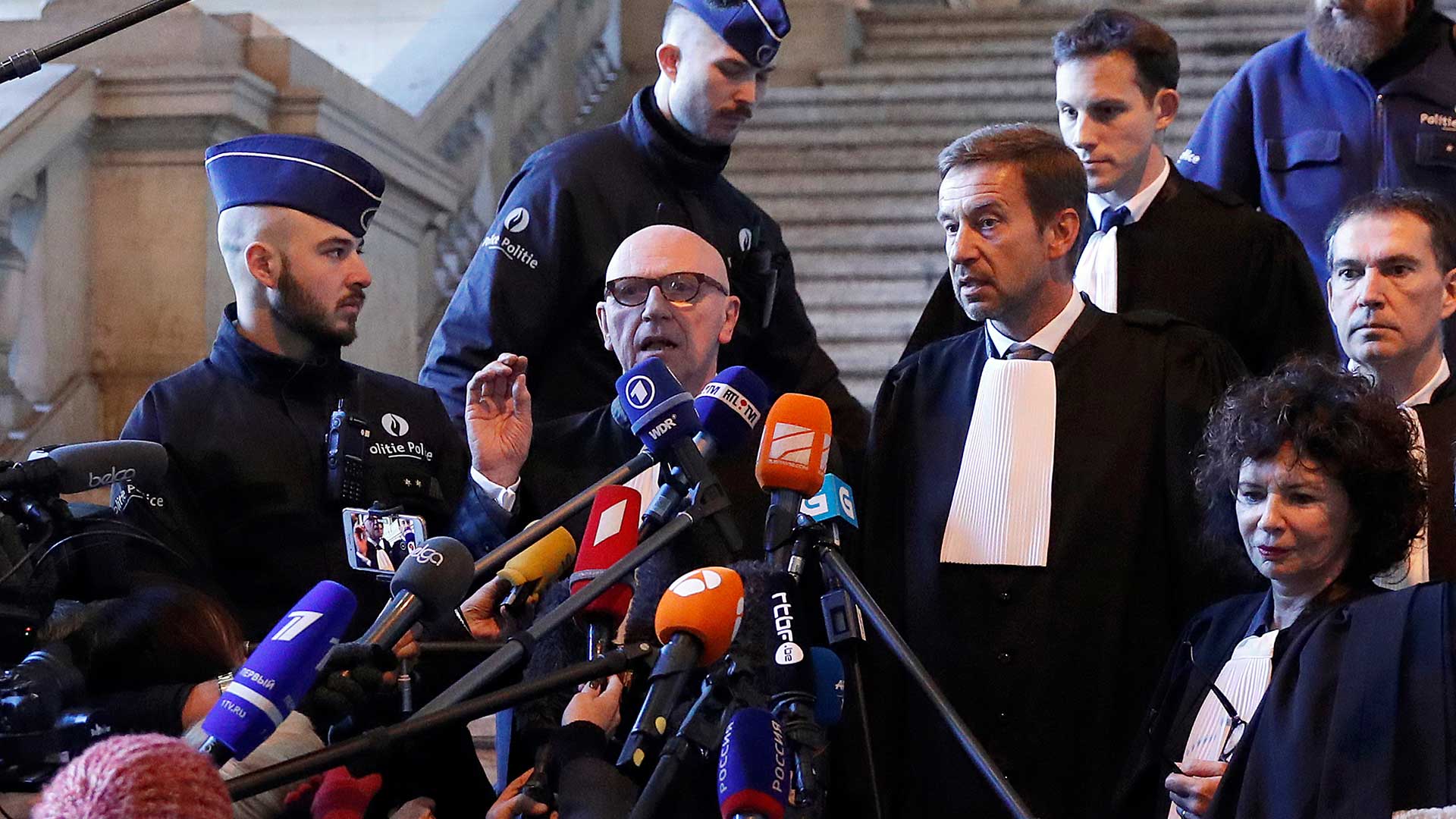 El juez belga aplaza la decisión de extraditar a Puigdemont