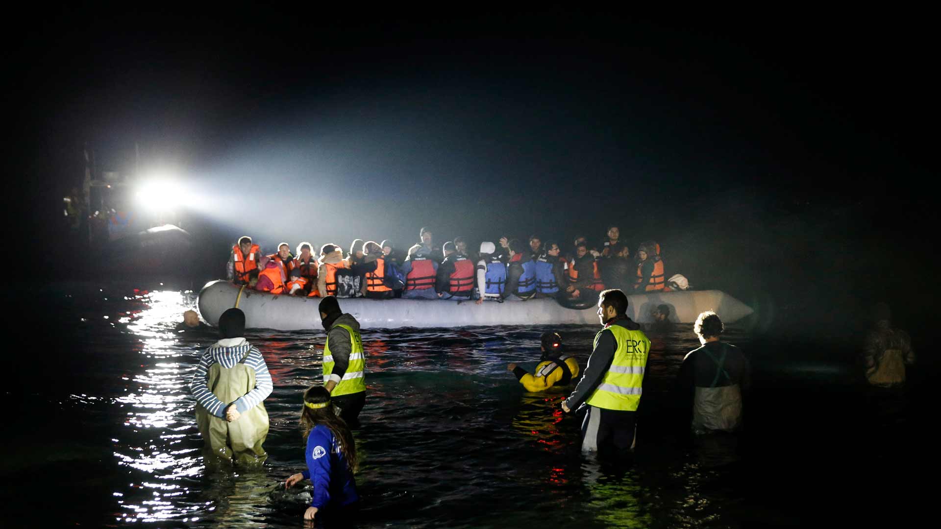 La guardia costera griega rescata a 63 refugiados cerca de la isla de Quíos
