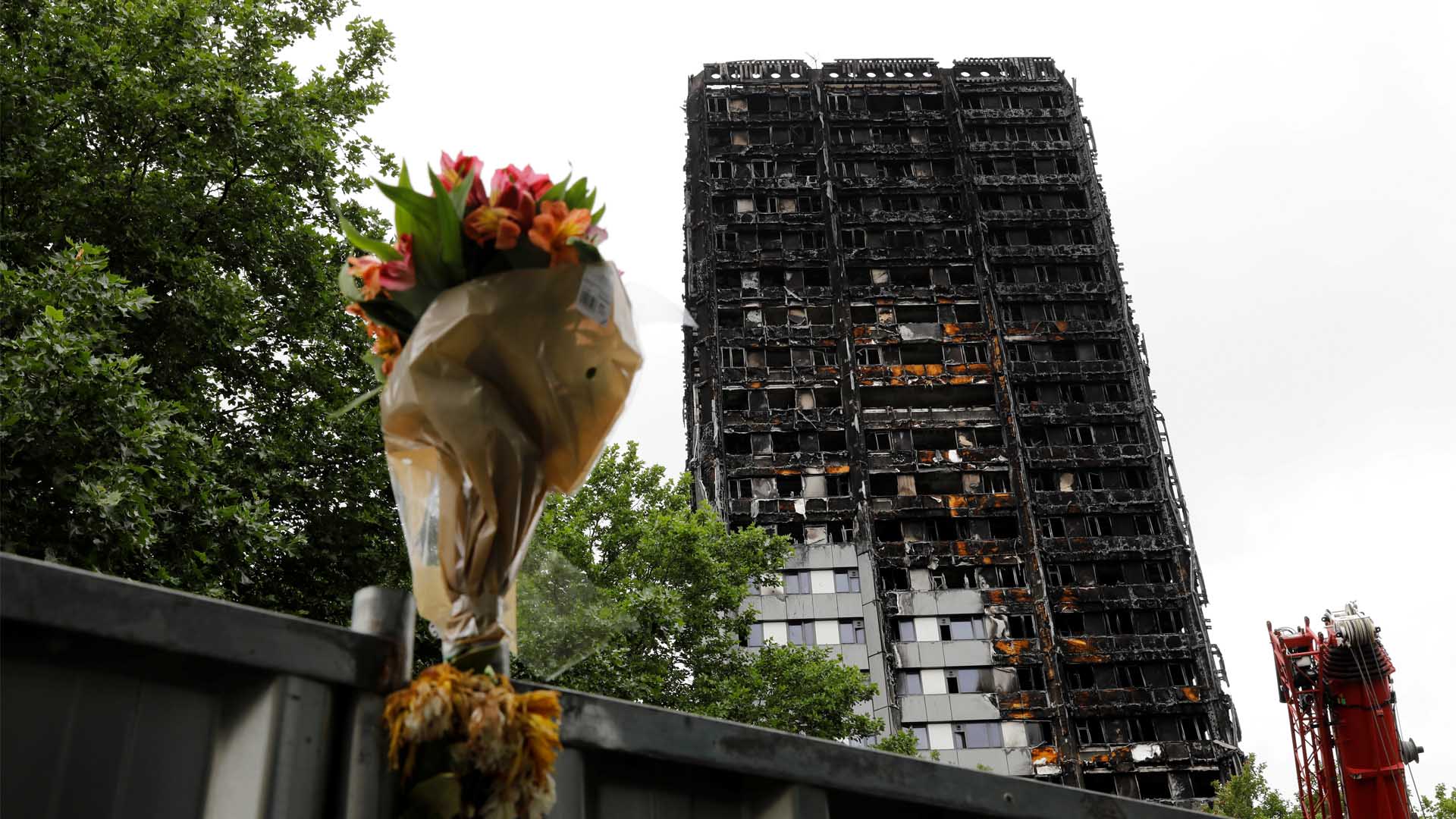 La Policía cifra en 71 los muertos en el incendio de la torre Grenfell de Londres