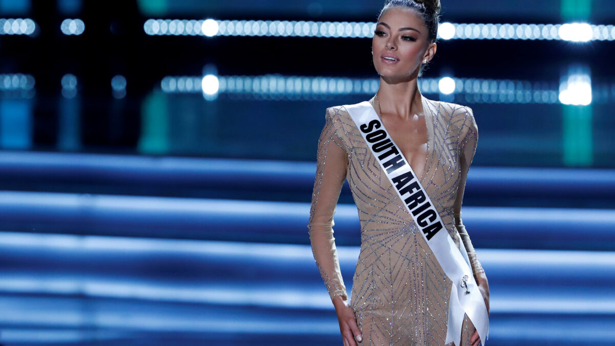 La sudafricana Demi-Leigh Nel-Peters se corona como la nueva Miss Universo