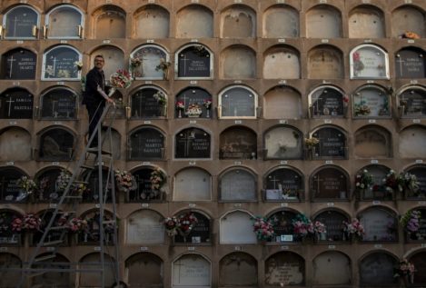 Los cementerios y las flores, principales protagonistas del Día de Todos los Santos