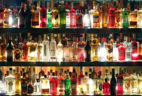 Los consumidores de bebidas alcohólicas espirituosas son más propensos a ser agresivos
