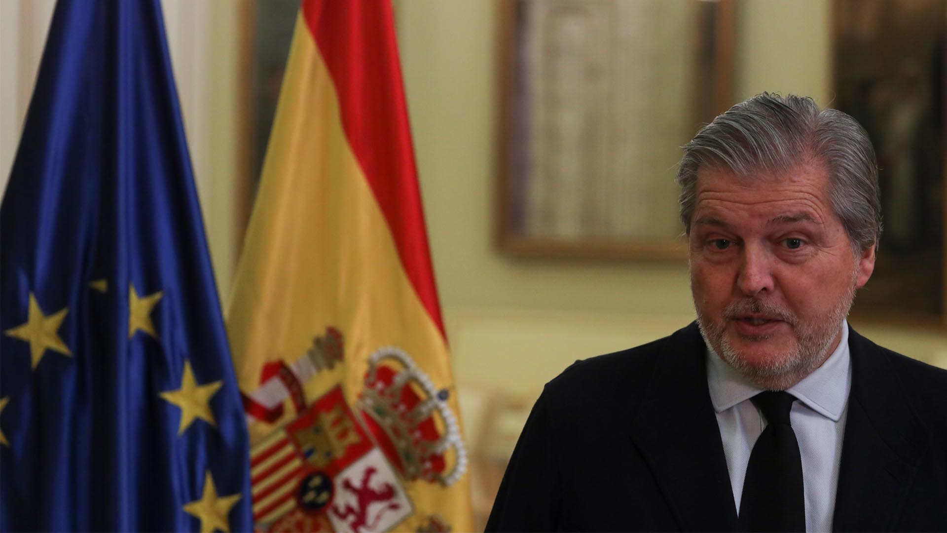 Méndez de Vigo culpa a los secesionistas de causar «el mayor daño a Cataluña»