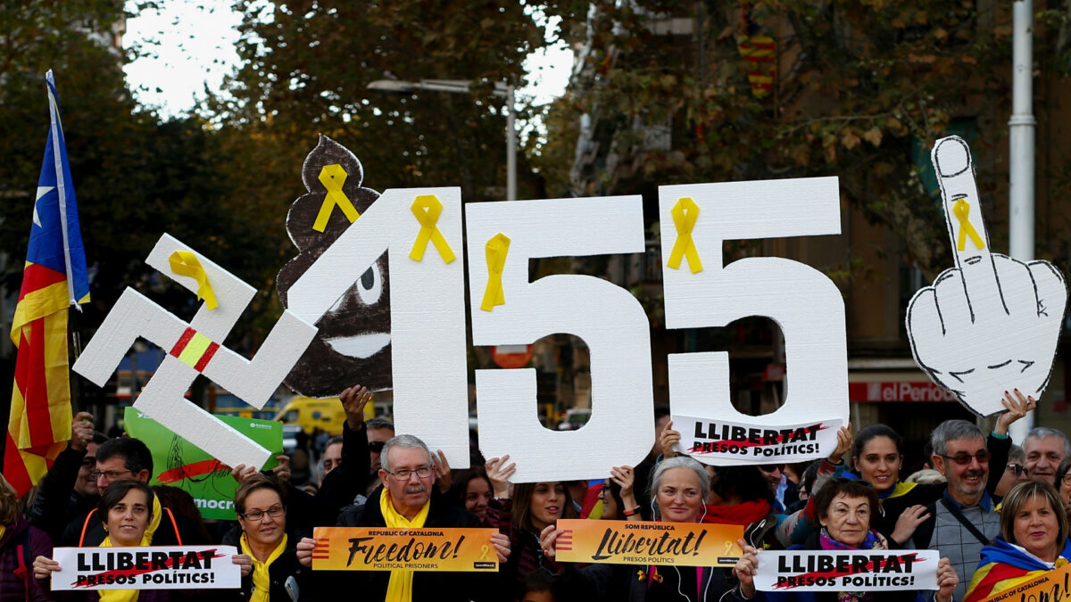 Miles de personas se manifiestan en Barcelona por la liberación de los líderes soberanistas encarcelados