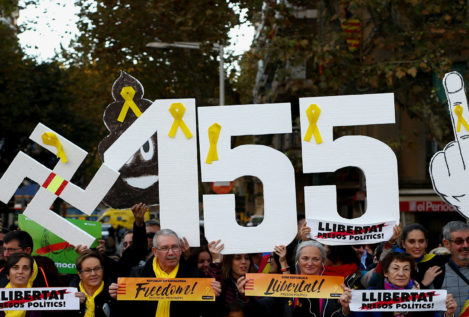Miles de personas se manifiestan en Barcelona por la liberación de los líderes soberanistas encarcelados