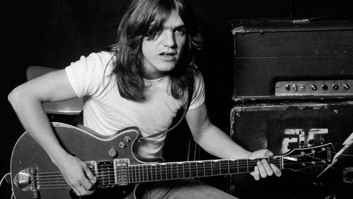 Muere Malcolm Young, guitarrista y cofundador de AC/DC