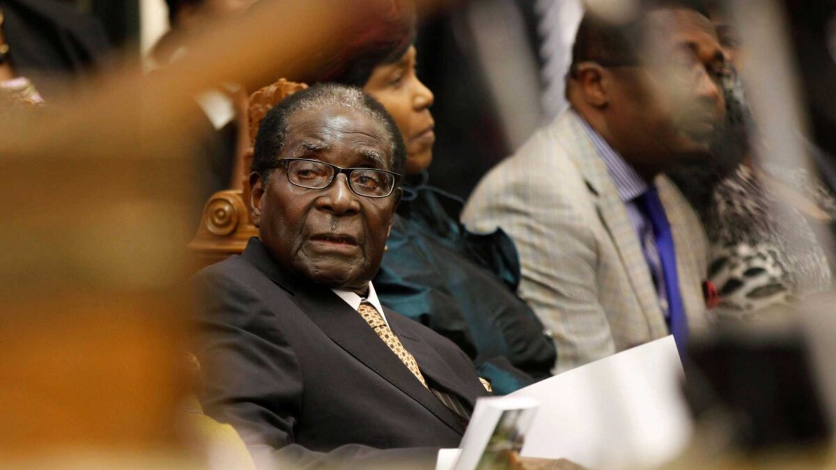 Mugabe se niega a renunciar e «intenta ganar tiempo»