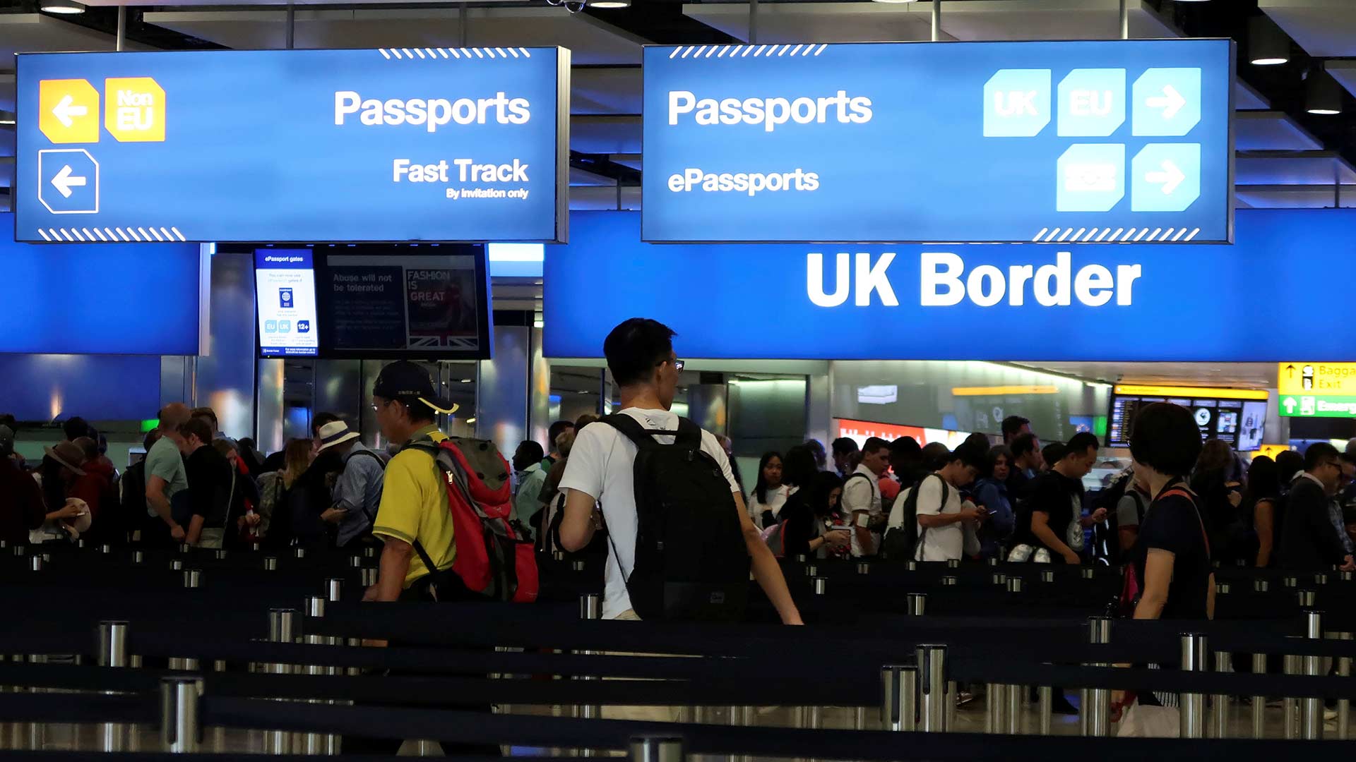 Reino Unido registra una caída récord en la migración tras el Brexit