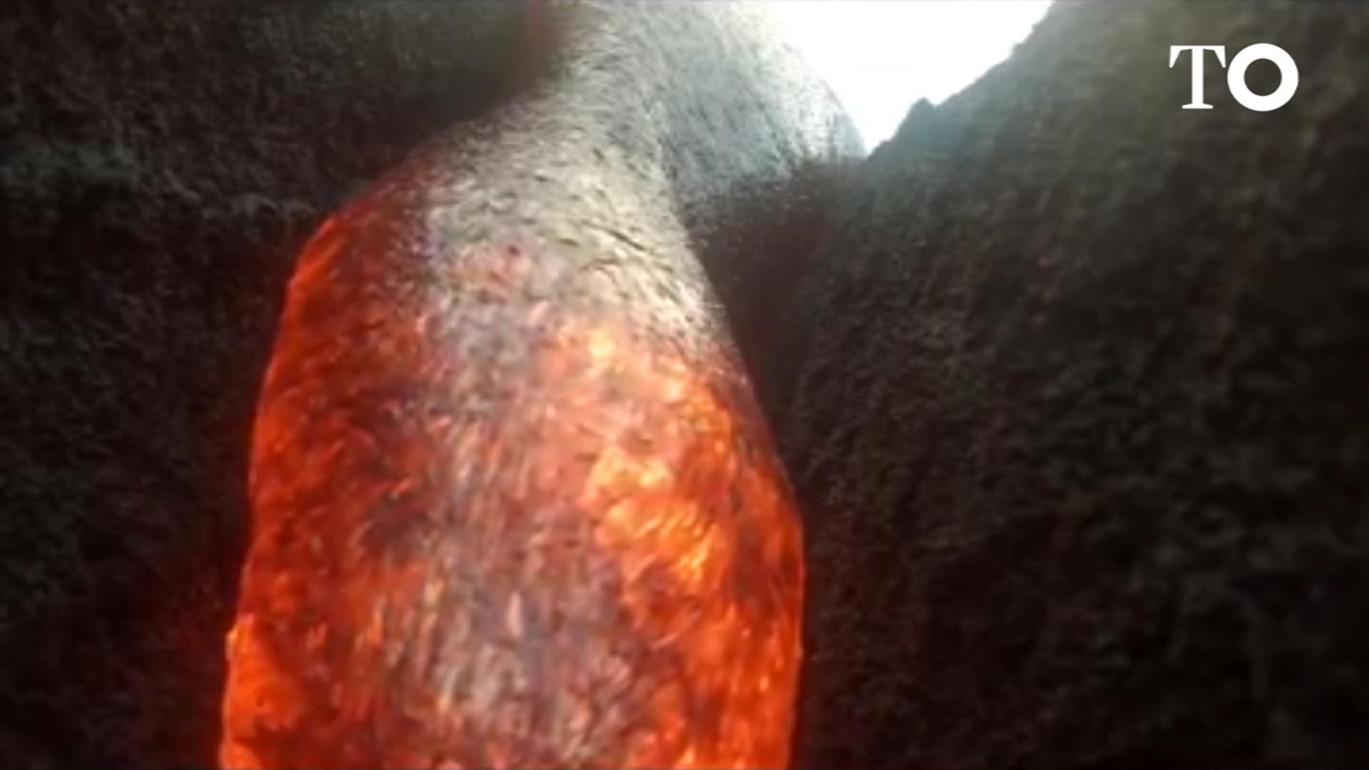 Vídeo | Un hombre pierde su GoPro dentro de un volcán, pero la cámara sobrevive y no deja de grabar
