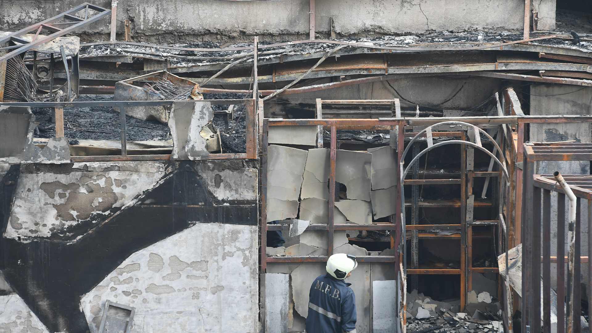Al menos 14 muertos en un incendio en un restaurante de Bombay