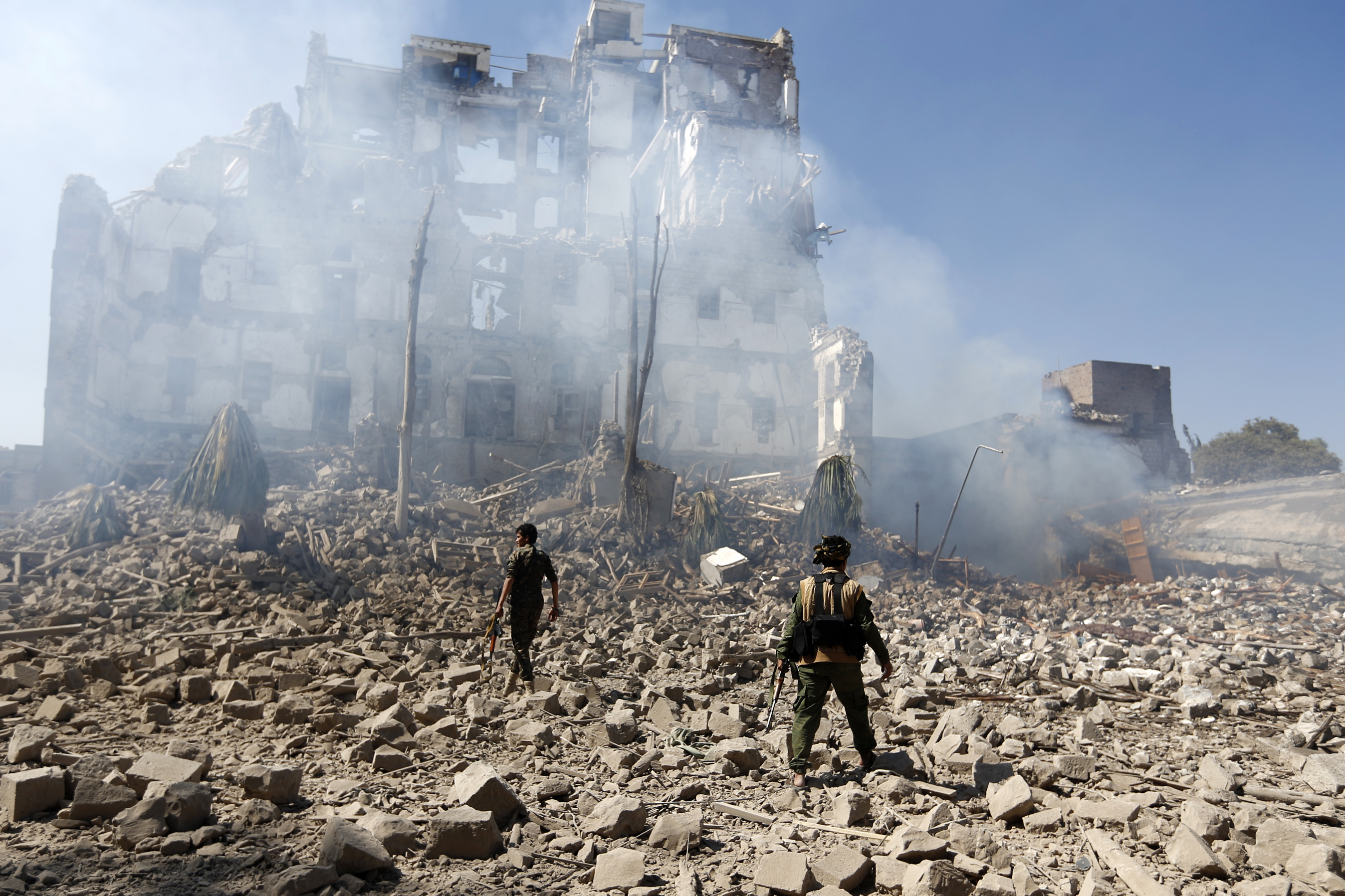 Al menos 234 personas mueren en combates en la capital de Yemen