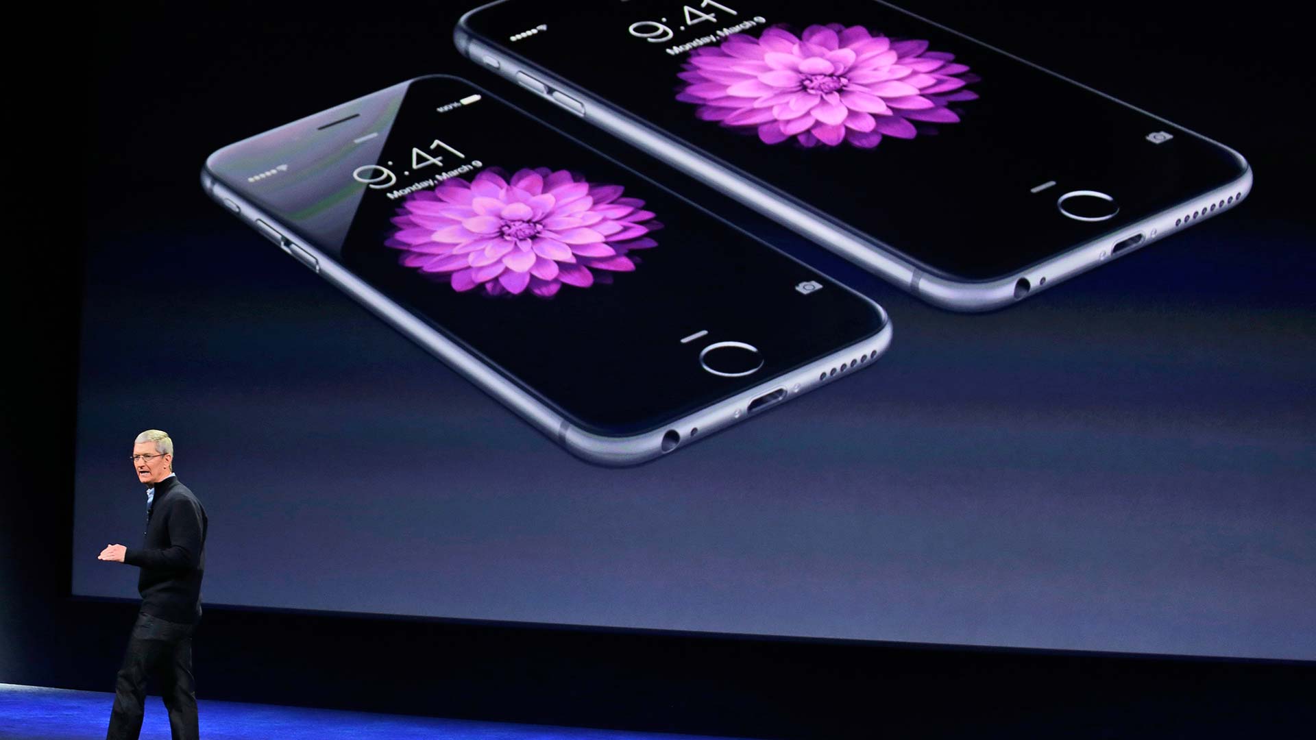 Apple se enfrenta a demandas en EEUU tras admitir que ralentiza los iPhone antiguos