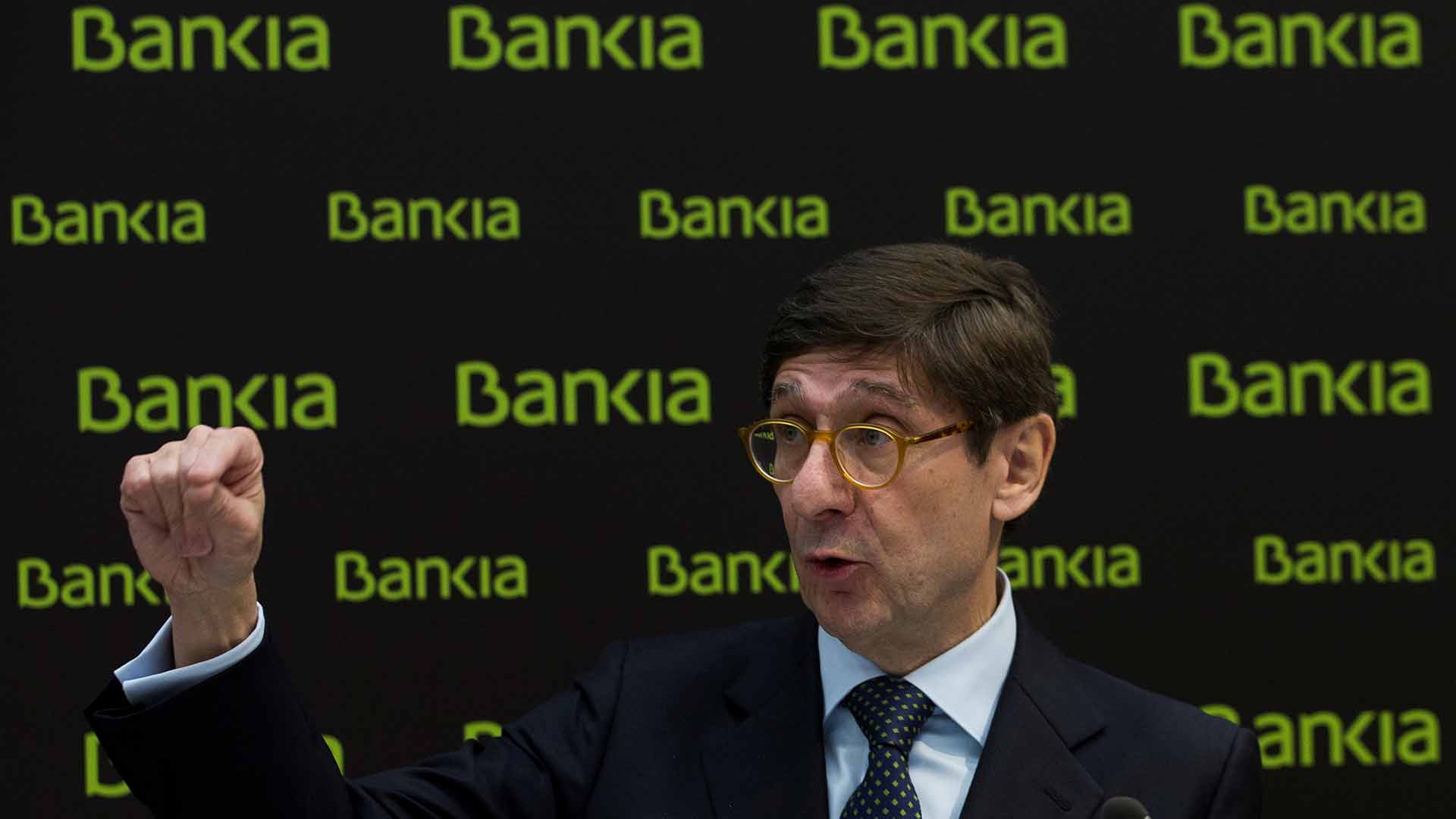 Bankia plantea a los sindicatos un ajuste de 2.510 empleos por la fusión con BMN