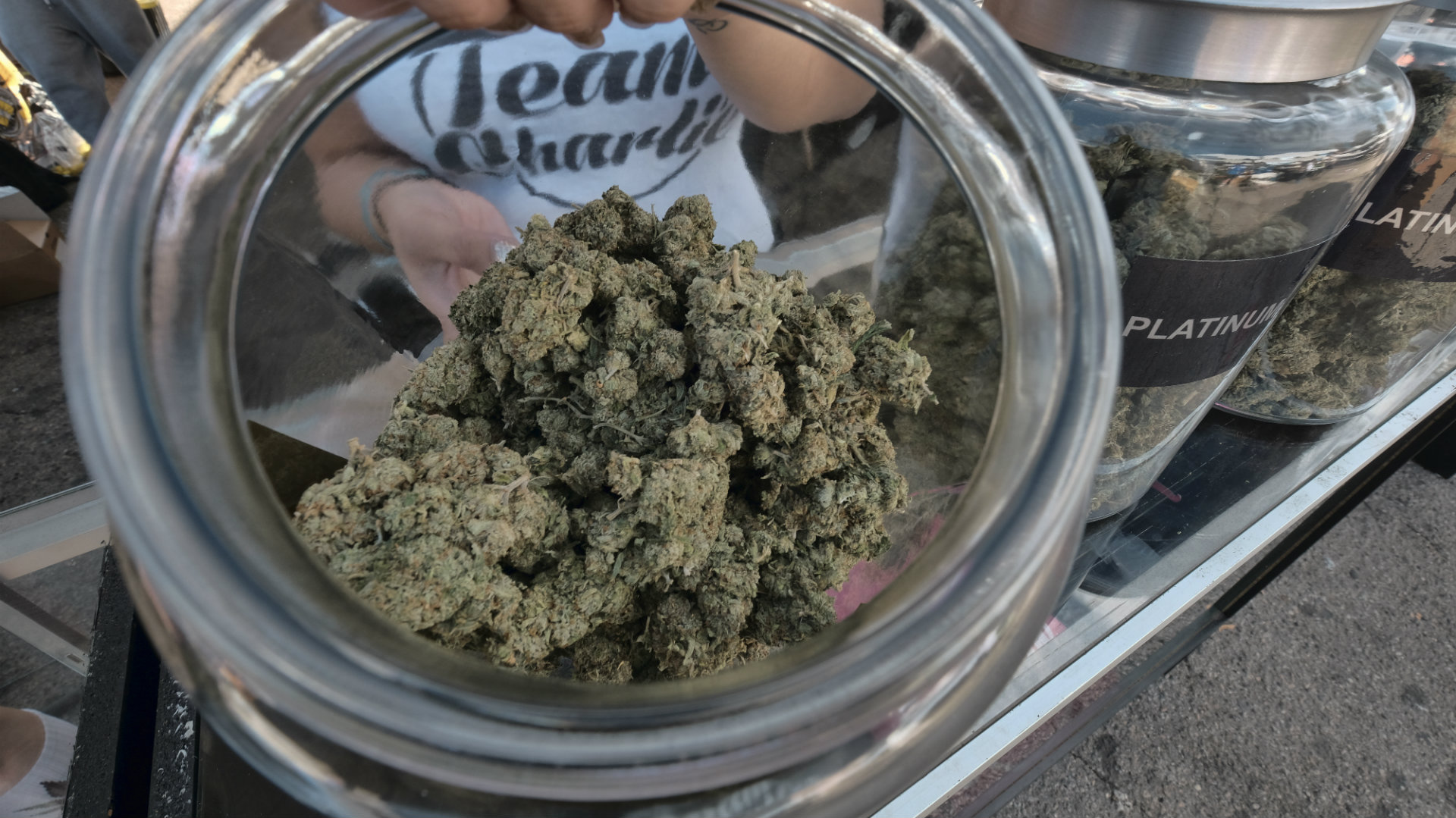 El 25% de los ingresos fiscales sobre la venta del cannabis en Canadá irán al Estado