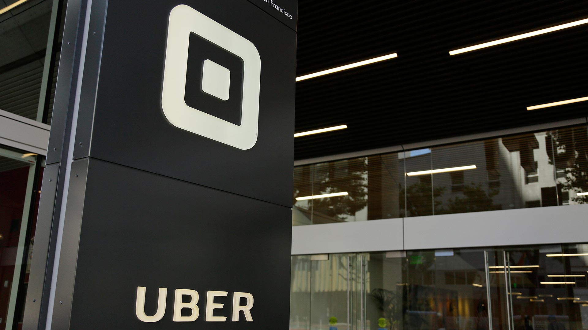 El Gobierno «impedirá las prácticas especulativas» de plataformas como Uber