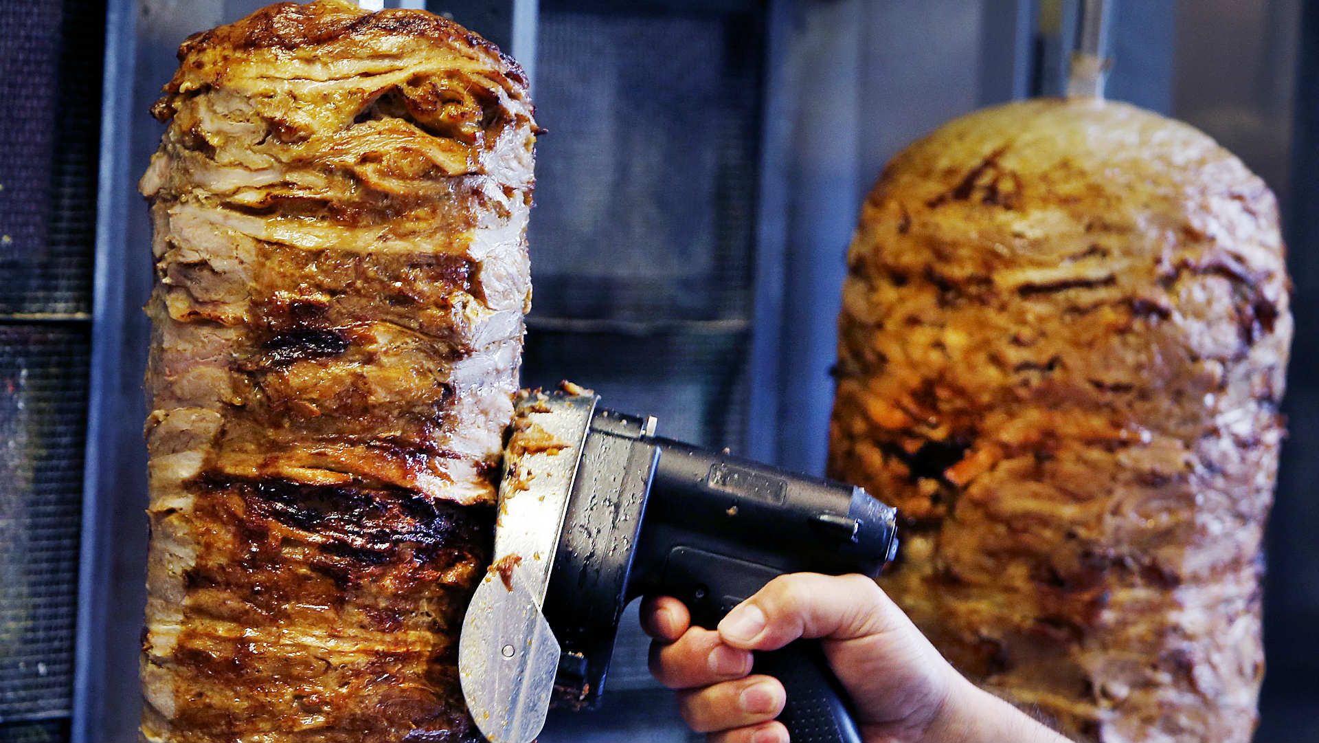 La posible inclusión de fosfatos en la carne de kebab crea una polémica en la UE