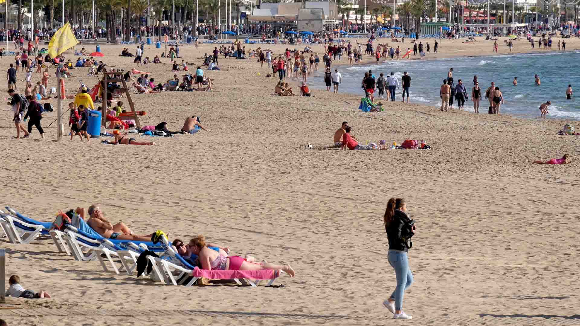 España bate el récord de turistas extranjeros de 2016 con 77,8 millones hasta noviembre