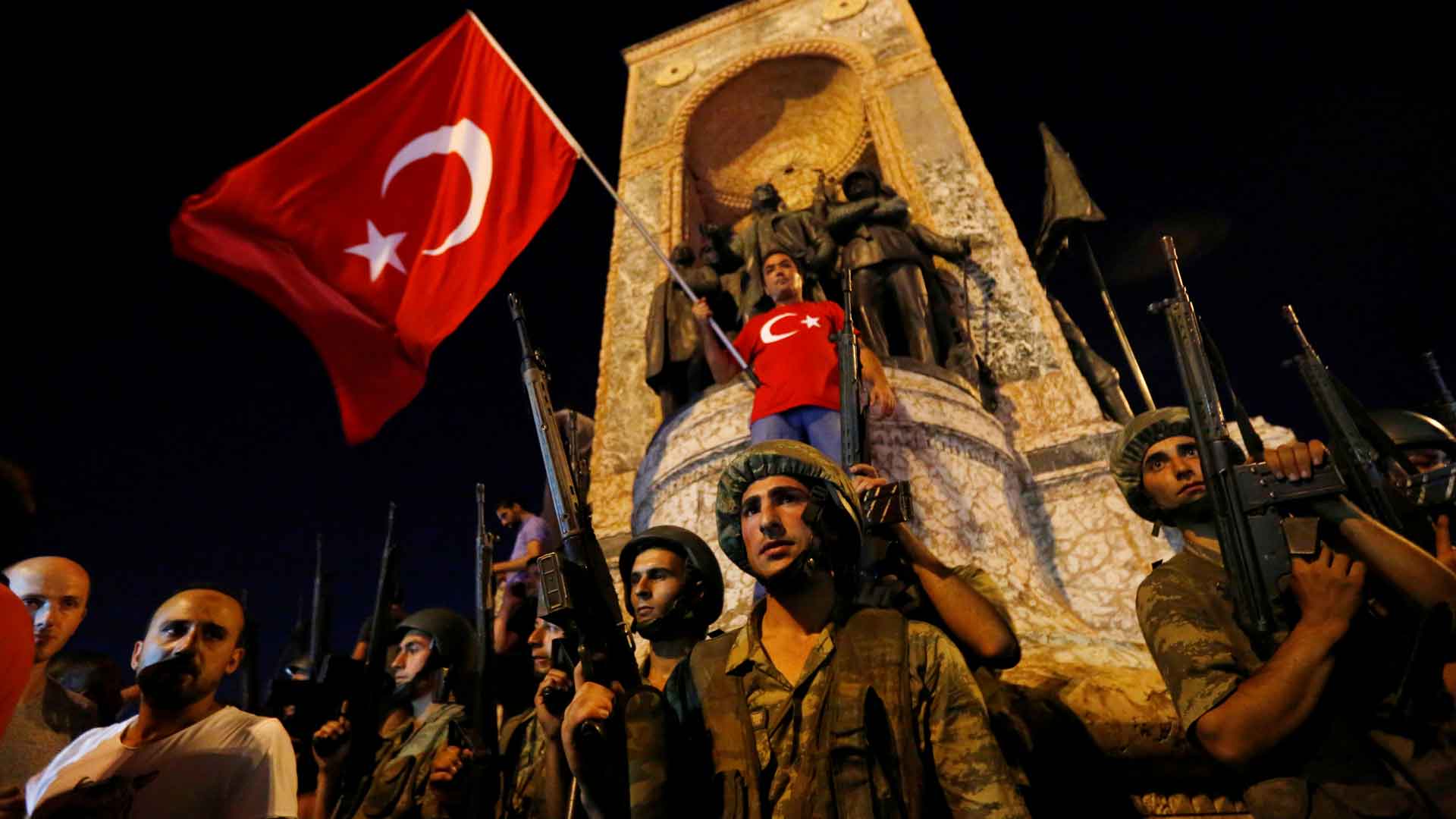 Estambul prohíbe una celebración callejera en Nochevieja por seguridad
