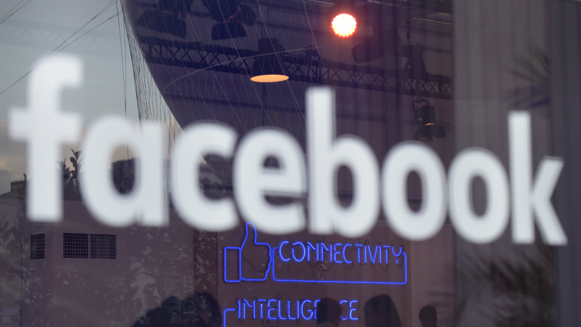 Facebook anuncia una nueva estrategia para cazar las 'fake news'