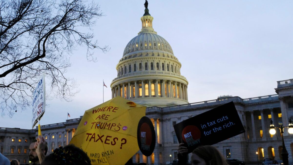 La ambiciosa reforma fiscal de Trump sale adelante en el Senado de EEUU